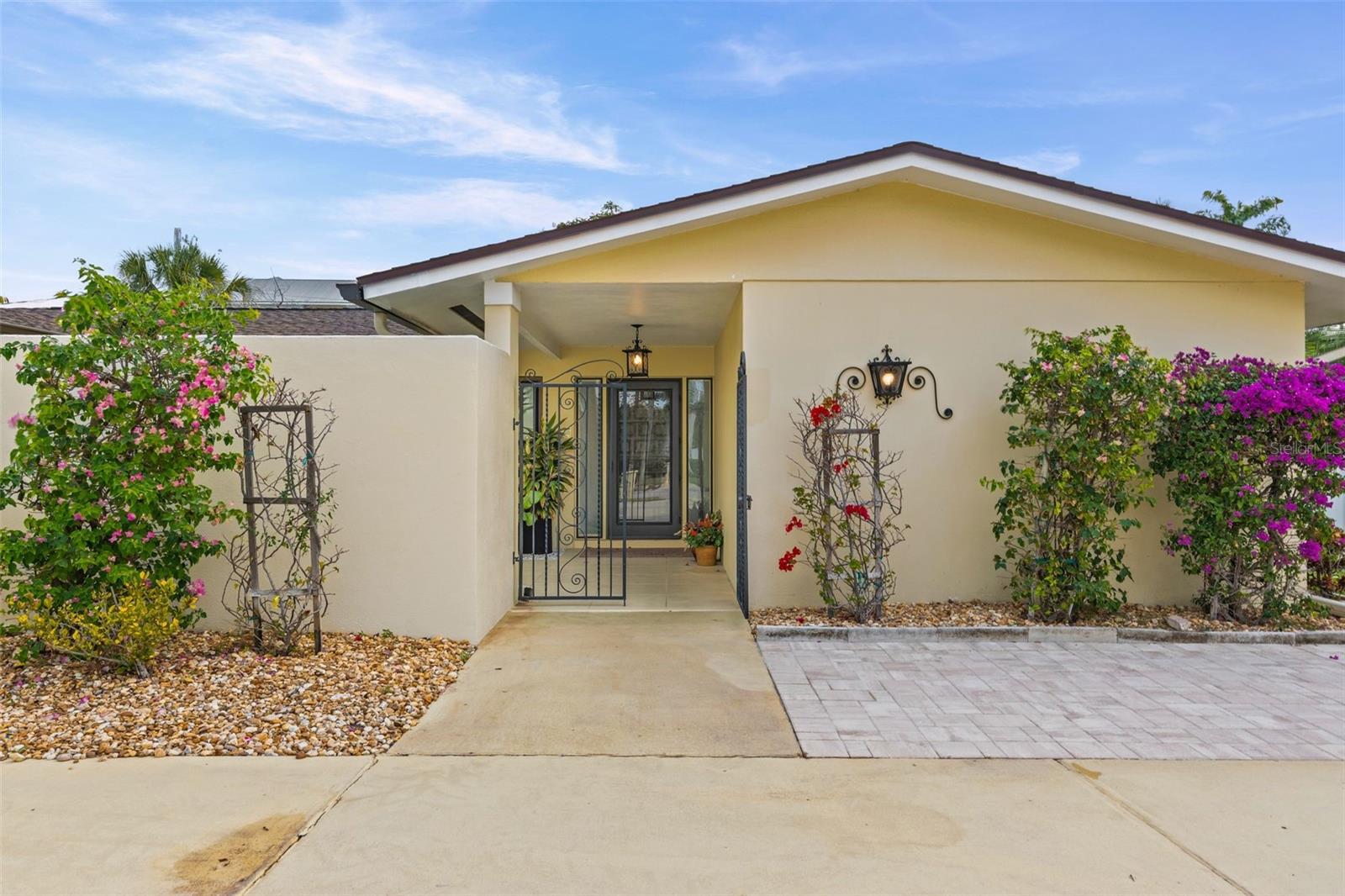 7215 WESTMORELAND DR — photo 3