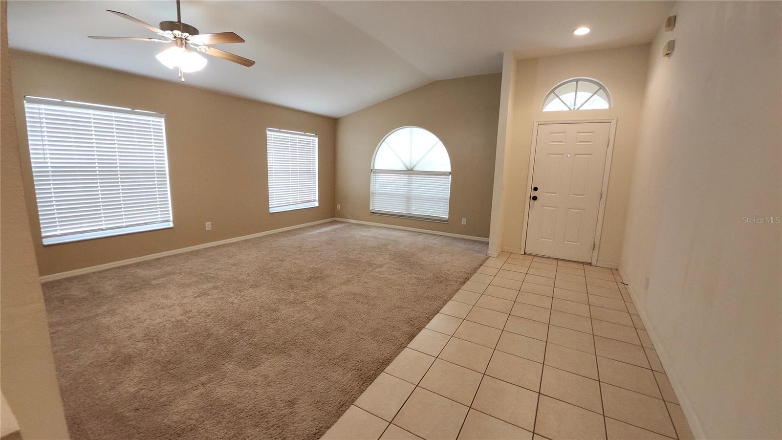 Home in VALRICO — photo 2
