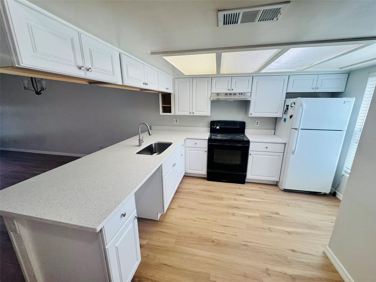 5151 GAINSVILLE DR — photo 4