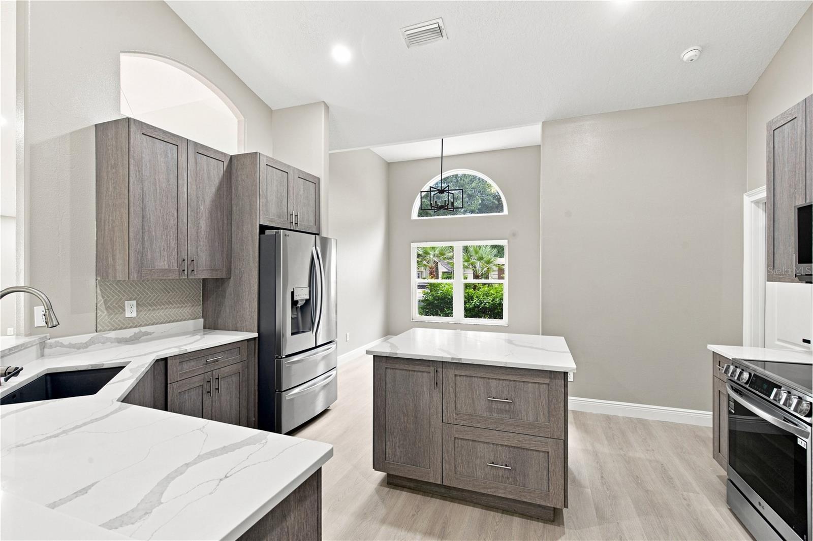 6137 WHIMBRELWOOD DR — photo 14
