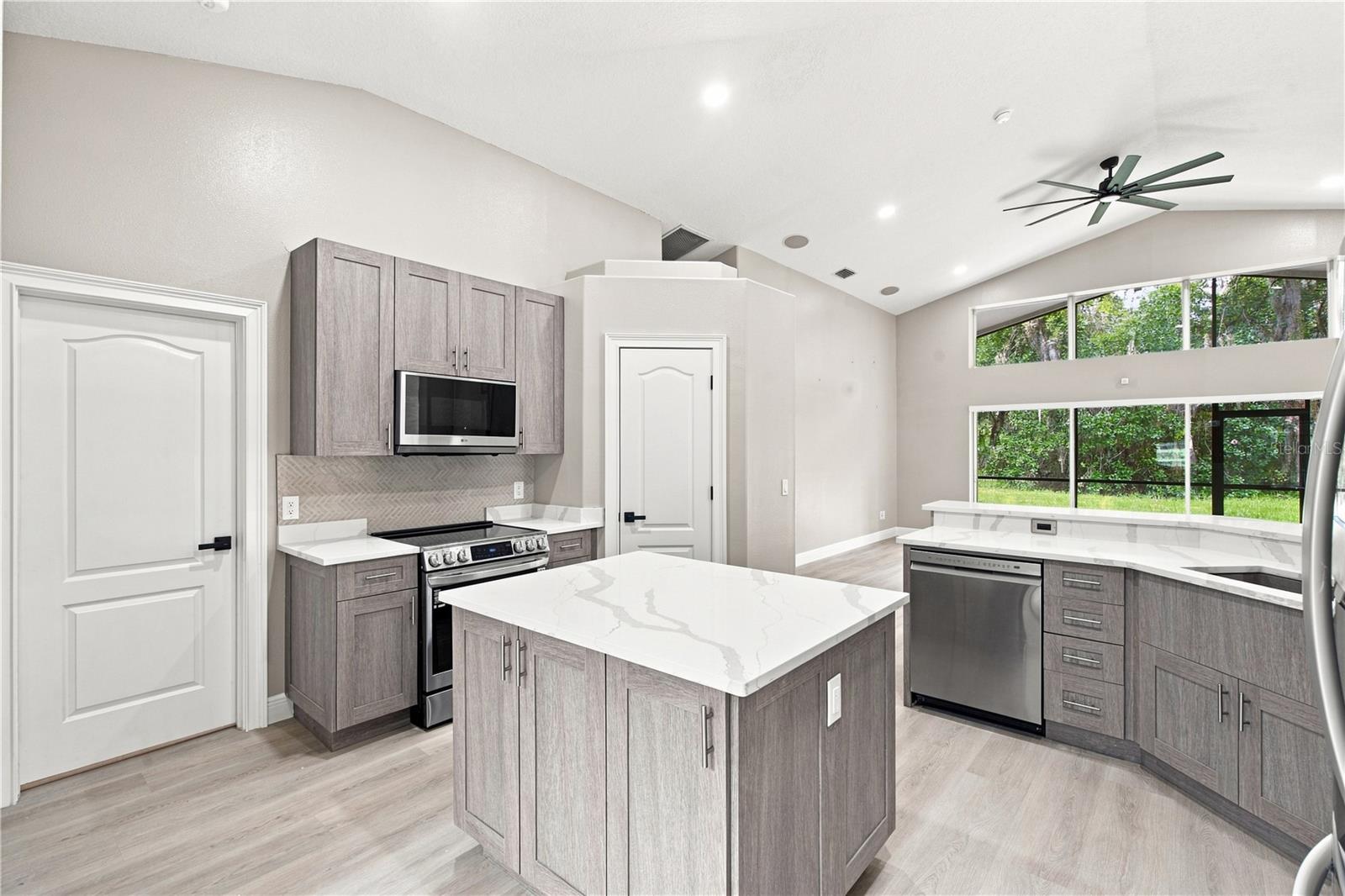6137 WHIMBRELWOOD DR — photo 13