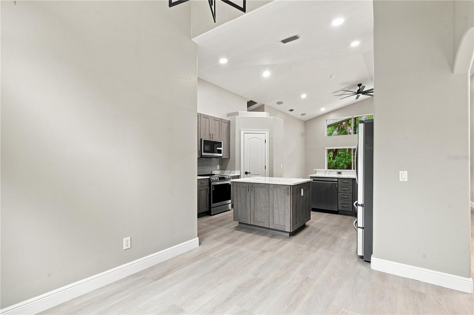 6137 WHIMBRELWOOD DR — photo 16