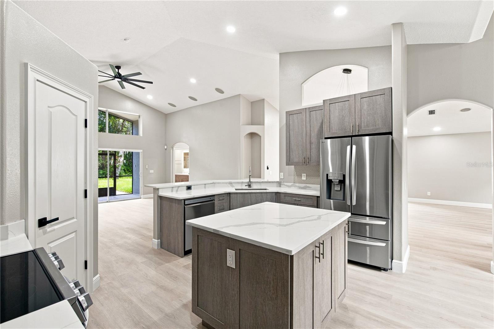 6137 WHIMBRELWOOD DR — photo 11