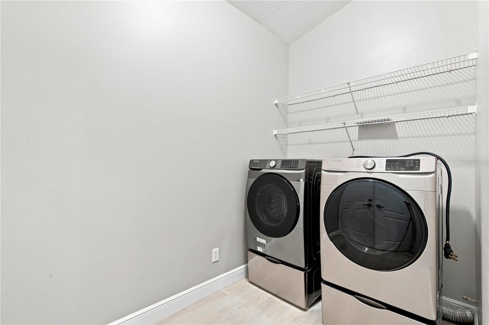 6137 WHIMBRELWOOD DR — photo 33