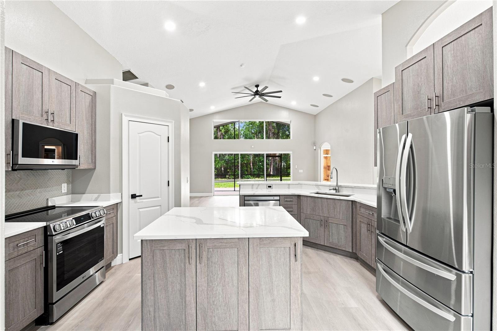 6137 WHIMBRELWOOD DR — photo 12