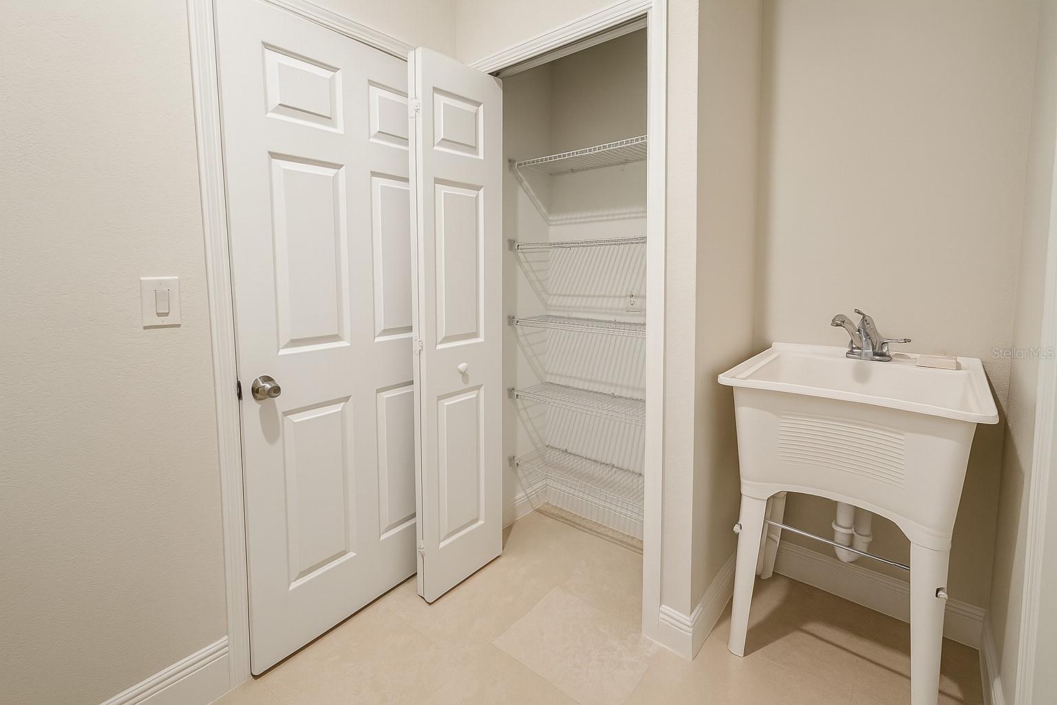 2722 NANETTE LN — photo 15