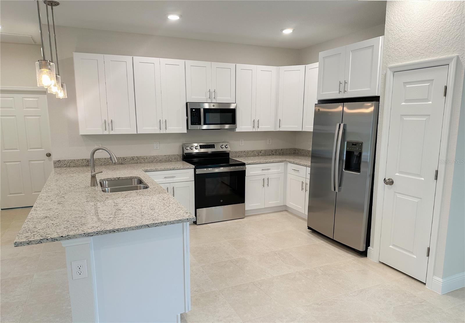 2722 NANETTE LN — photo 6