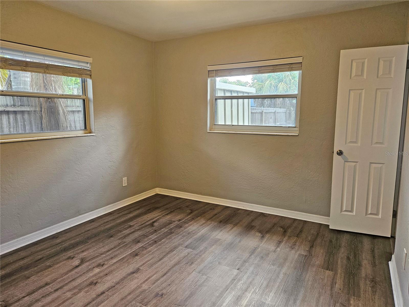 4042 DARTMOUTH AVE N — photo 7