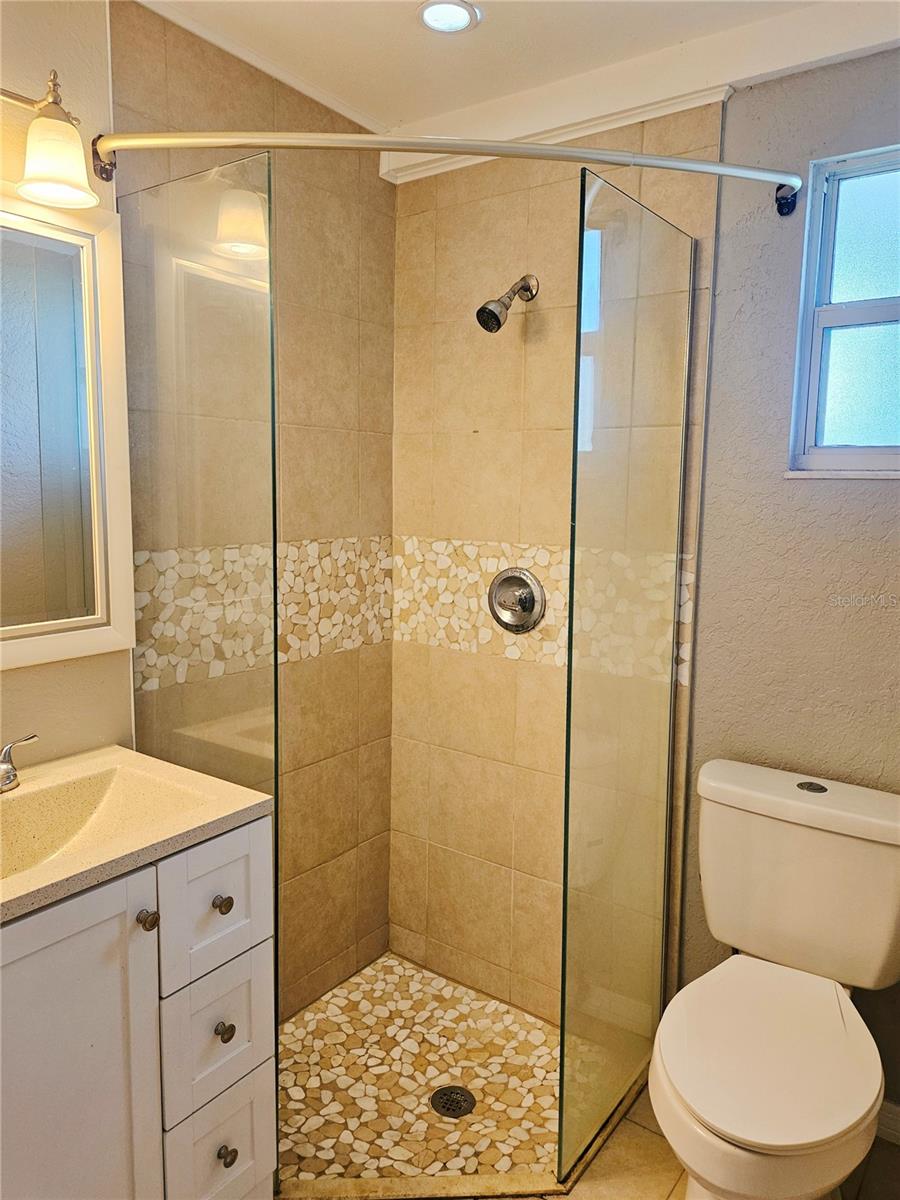 4042 DARTMOUTH AVE N — photo 5