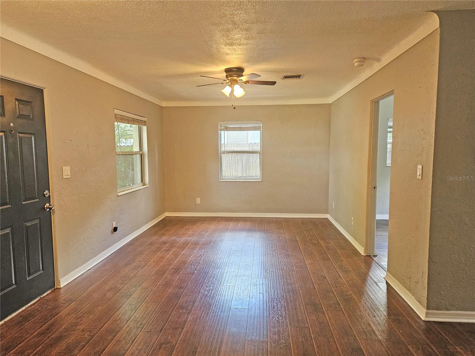 4042 DARTMOUTH AVE N — photo 3
