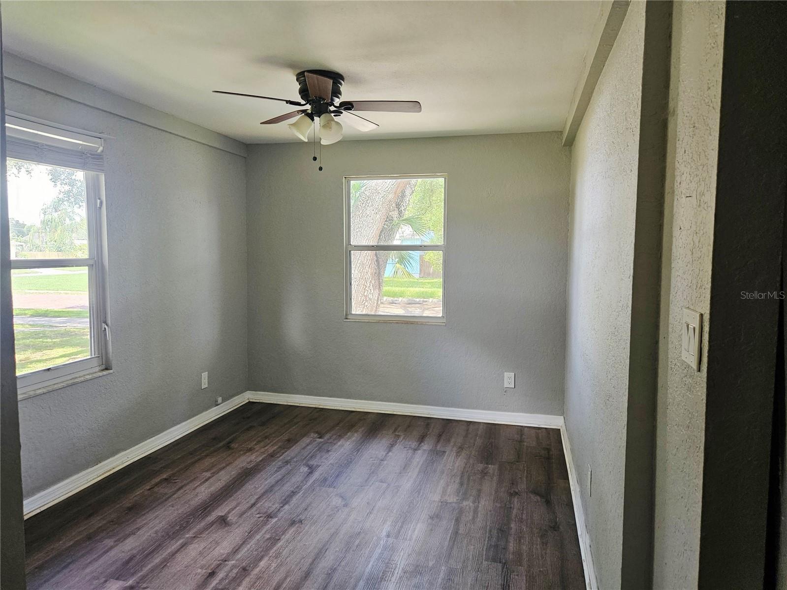 4042 DARTMOUTH AVE N — photo 4