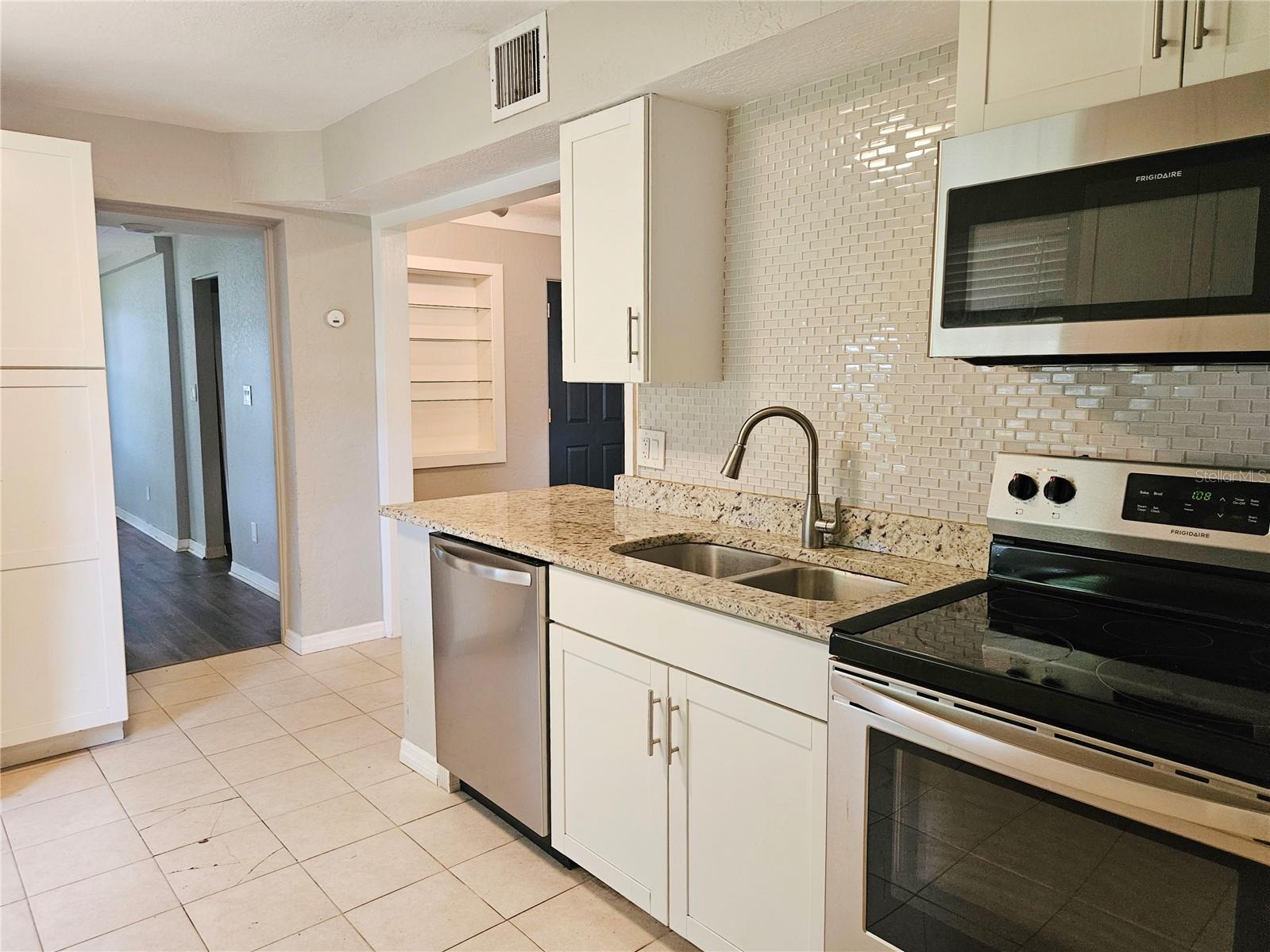 4042 DARTMOUTH AVE N — photo 12