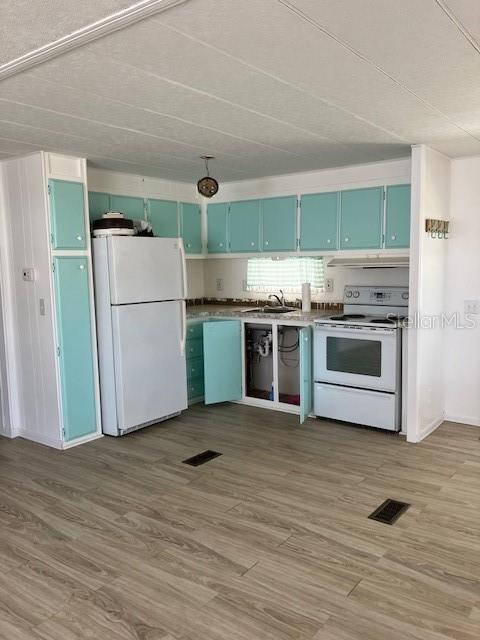 2326 LEMUR DR — photo 8