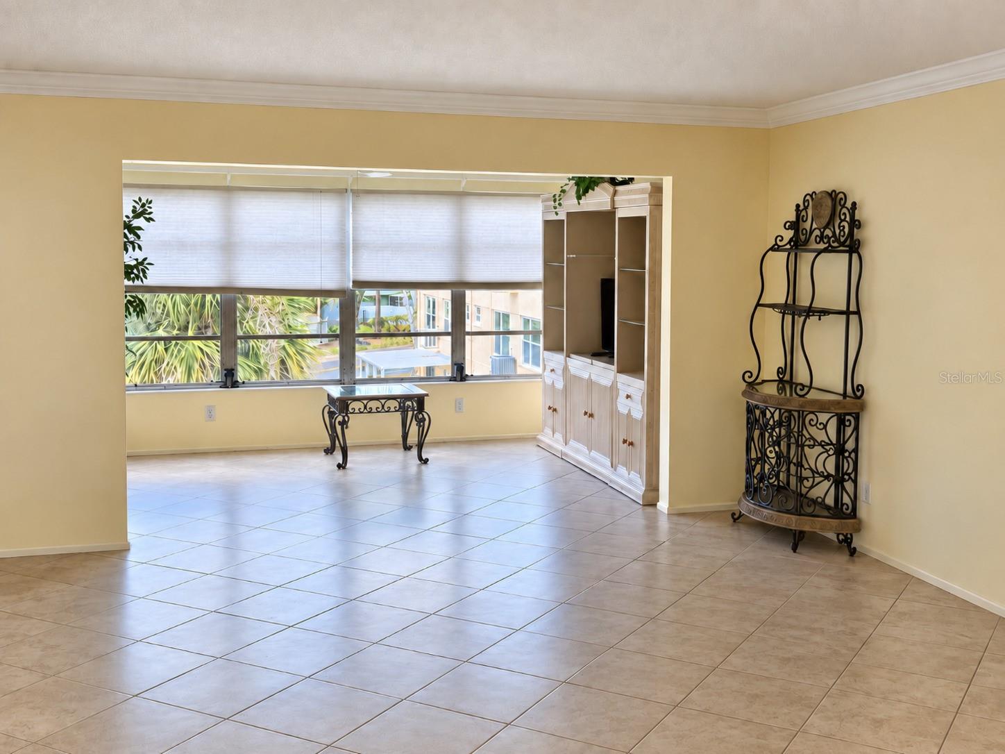 2436 RHODESIAN DR #48 — photo 2
