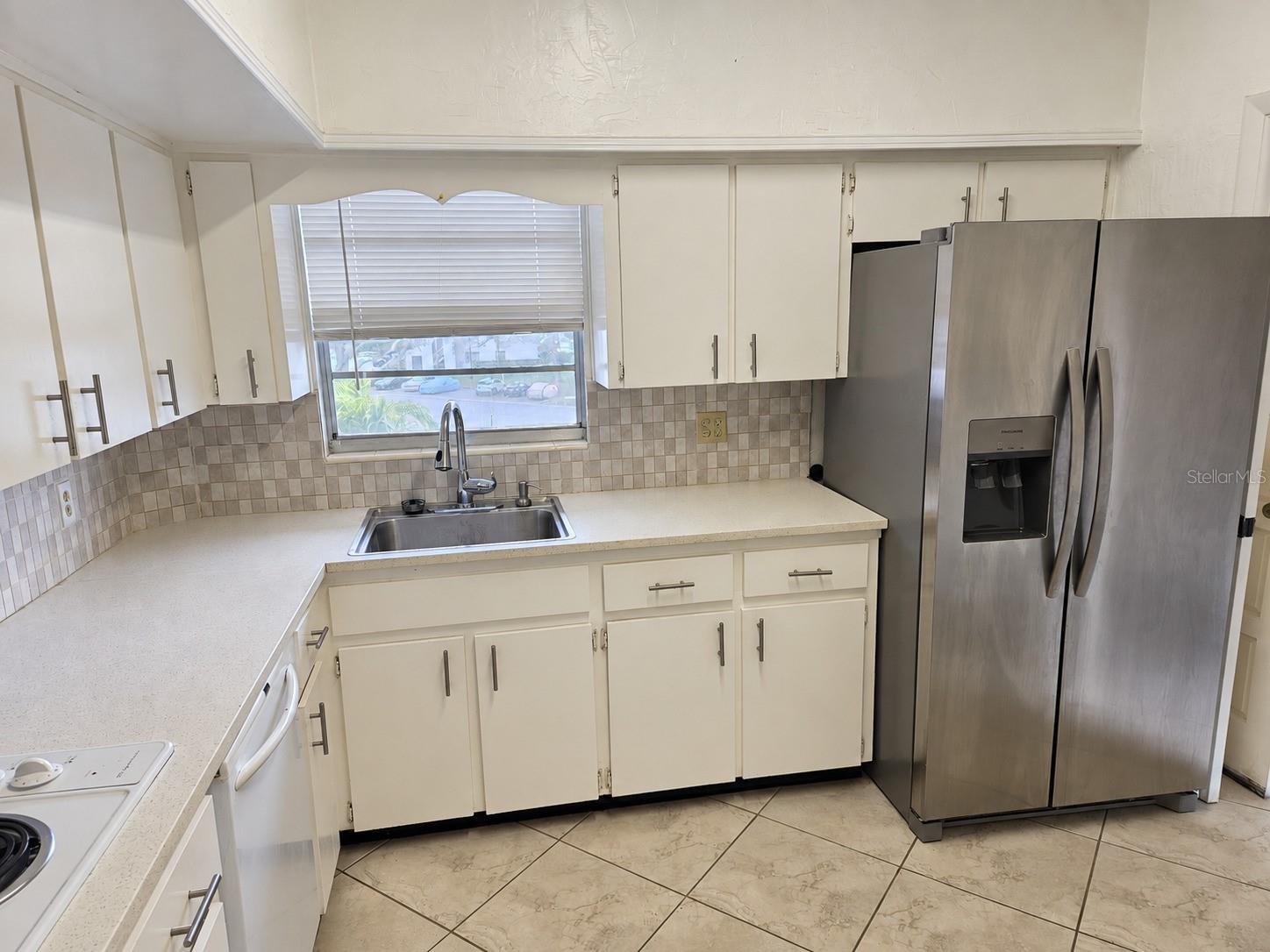 2436 RHODESIAN DR #48 — photo 3