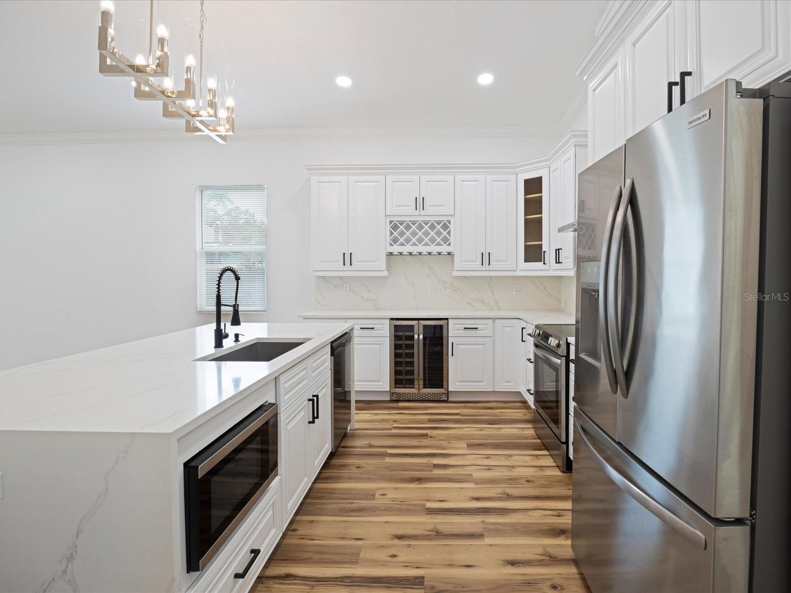 611 ELM ST — photo 9