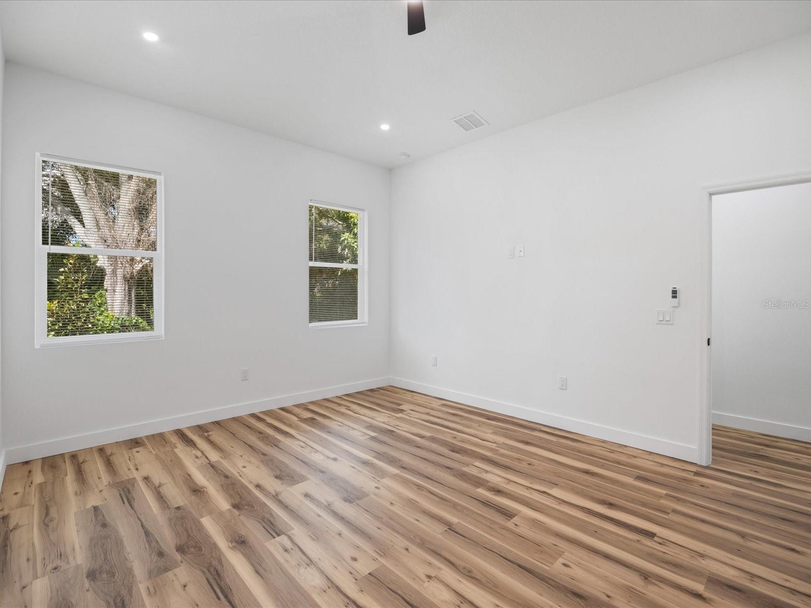 611 ELM ST — photo 30