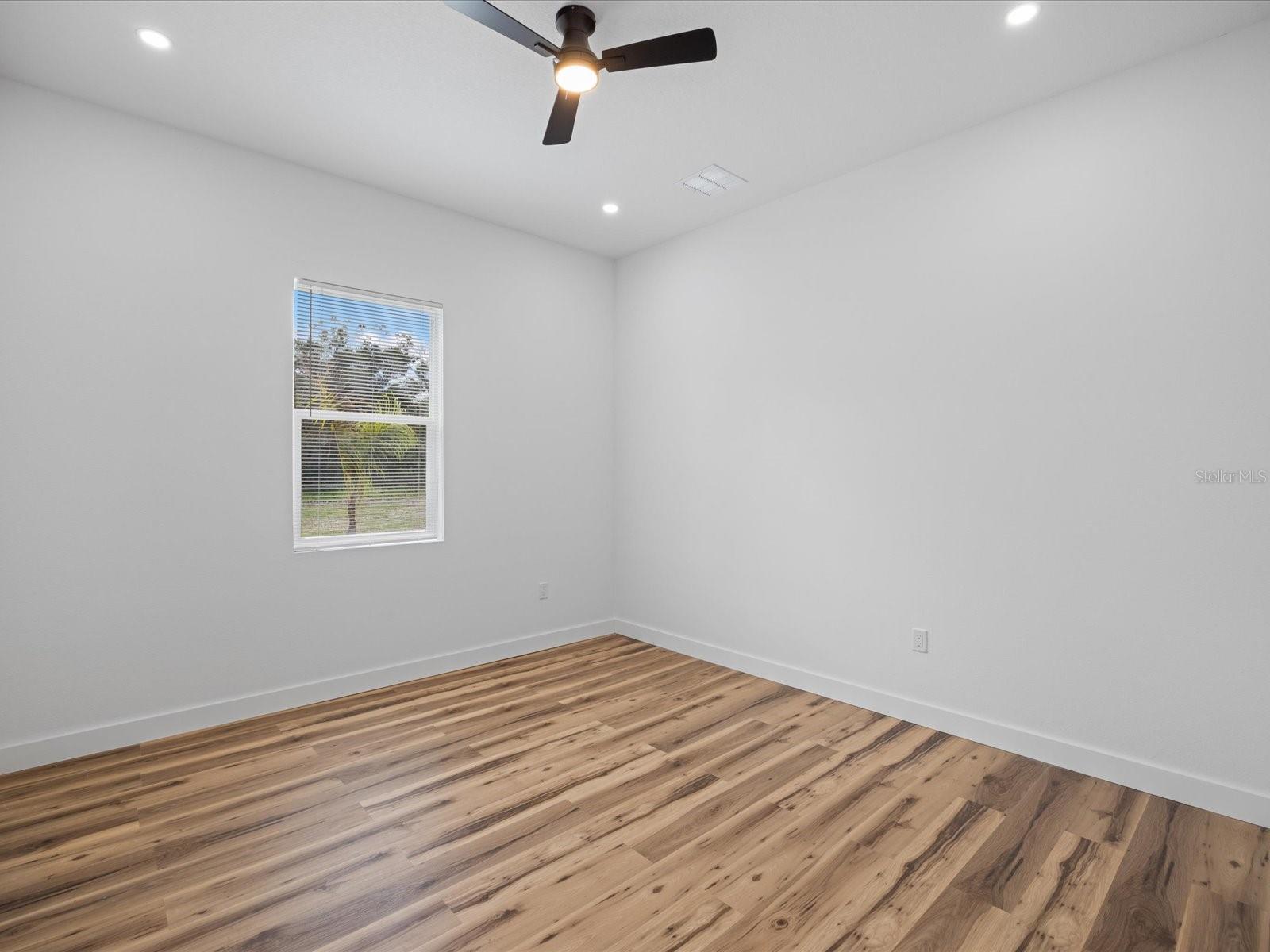 611 ELM ST — photo 19