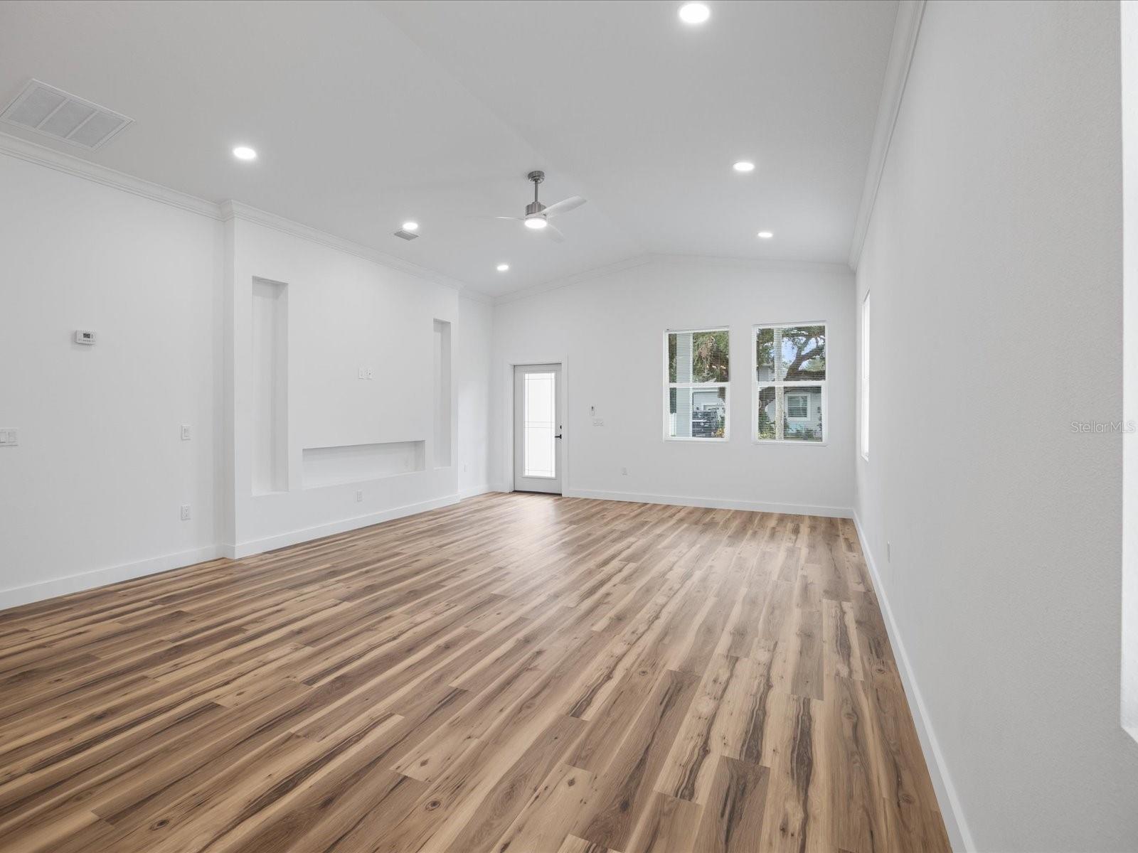 611 ELM ST — photo 6