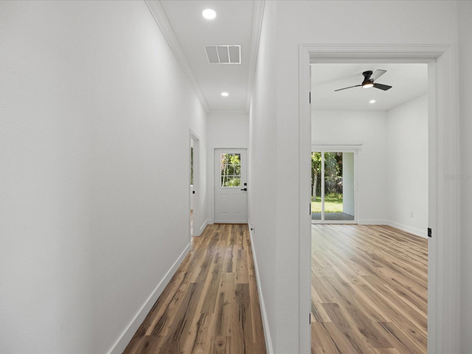 611 ELM ST — photo 29