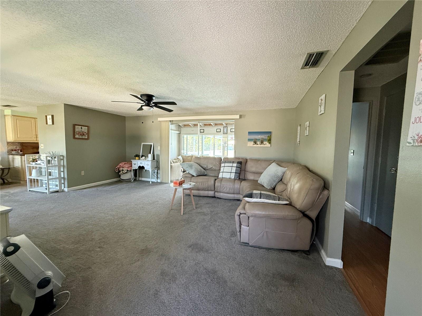 318 VENICE EAST BLVD — photo 9