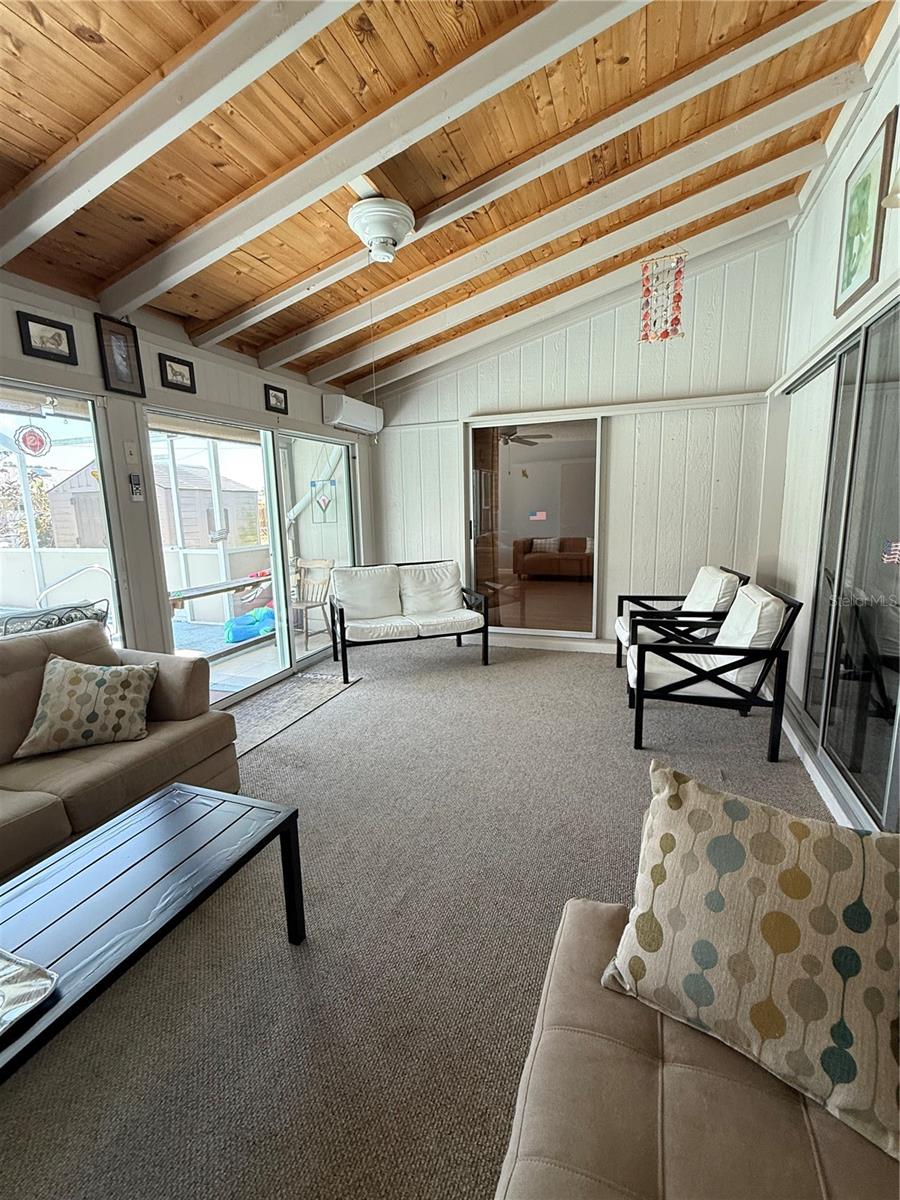 318 VENICE EAST BLVD — photo 47