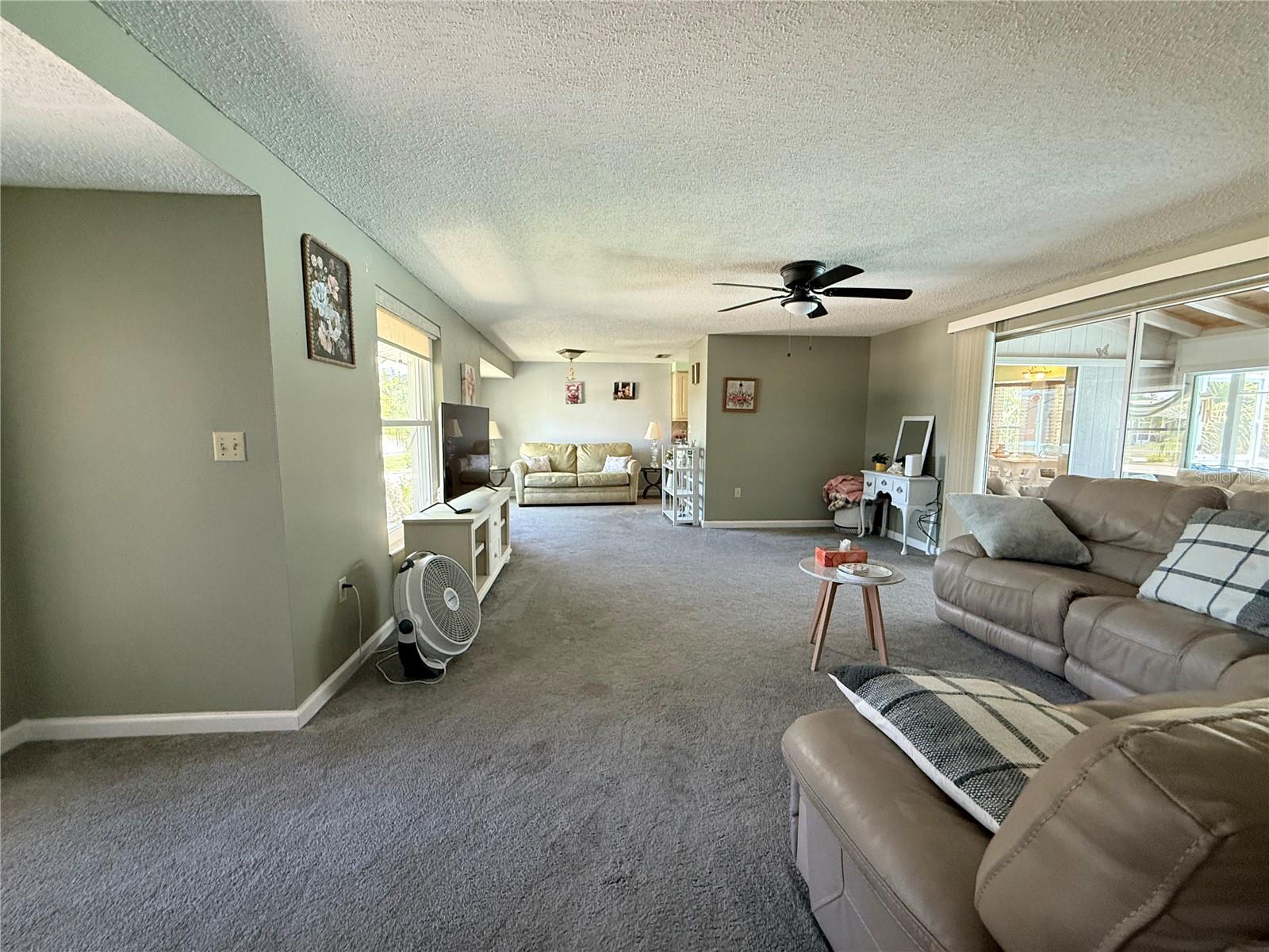 318 VENICE EAST BLVD — photo 8