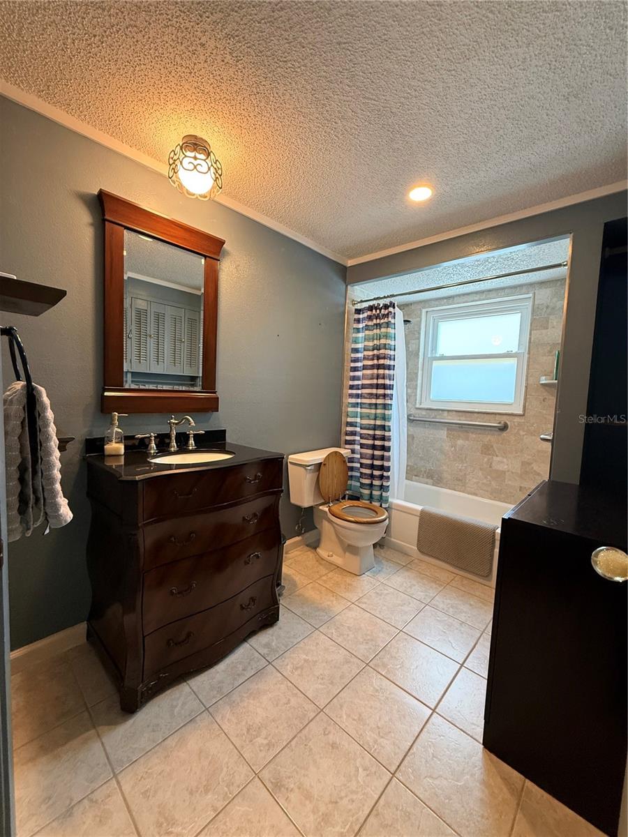 318 VENICE EAST BLVD — photo 35