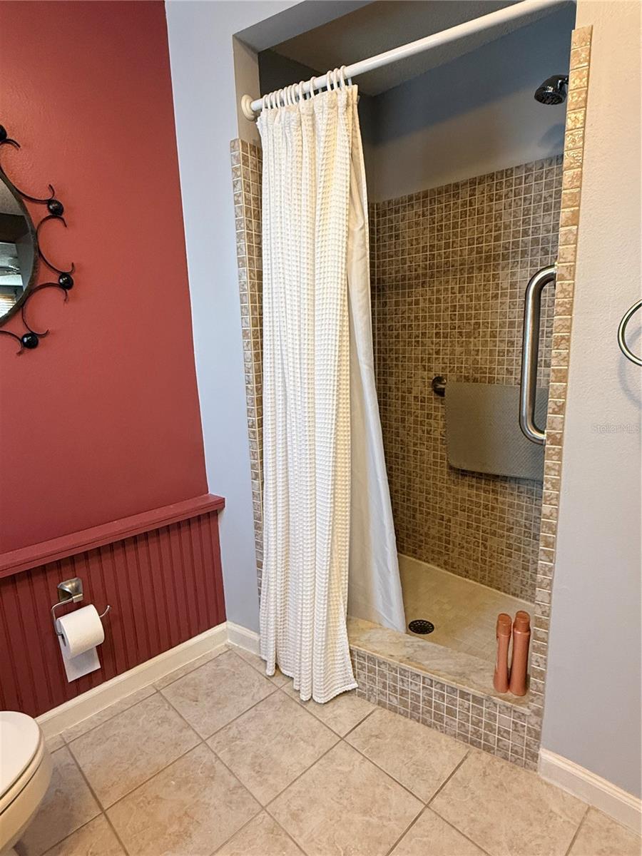 318 VENICE EAST BLVD — photo 28