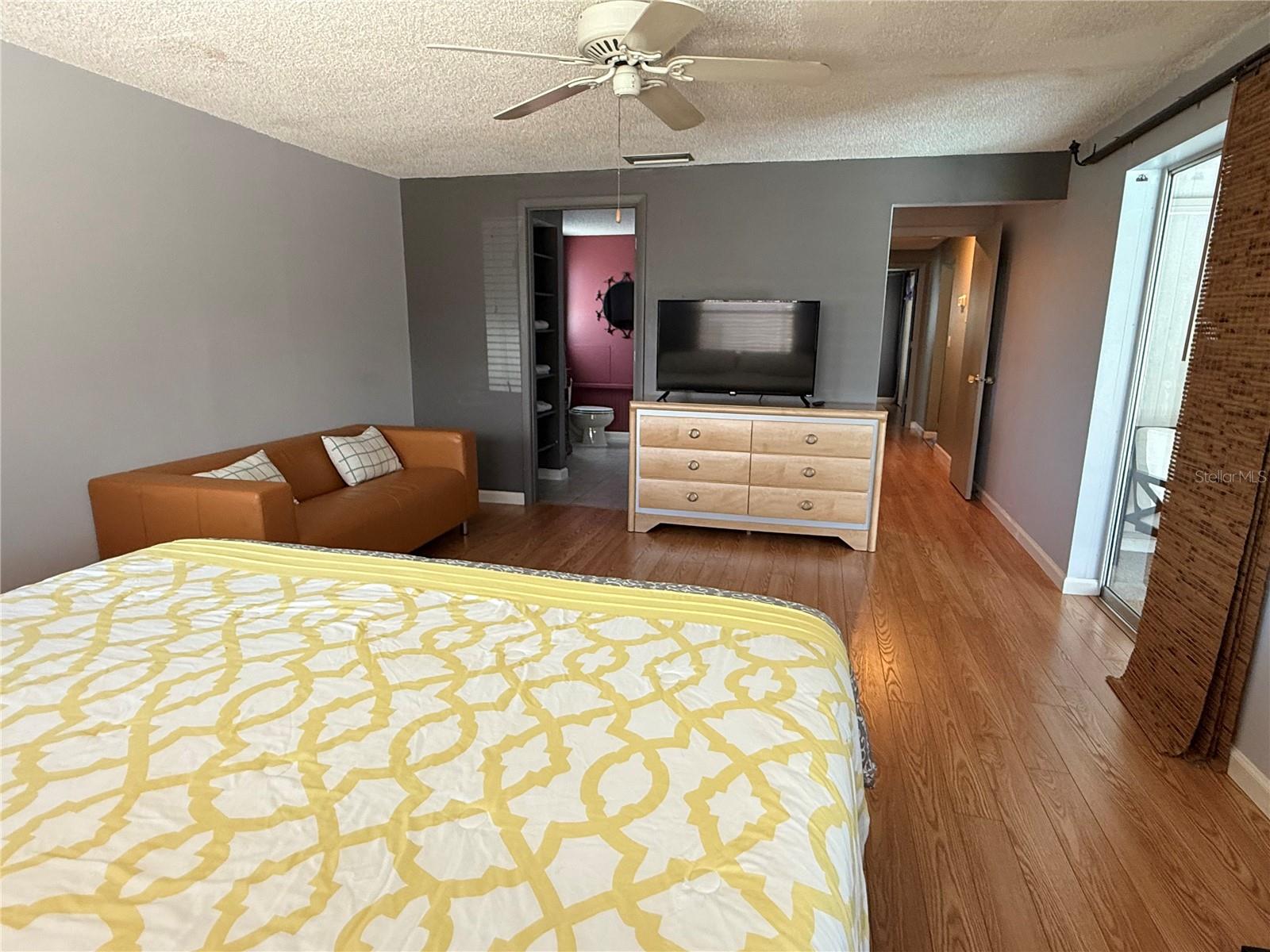 318 VENICE EAST BLVD — photo 23