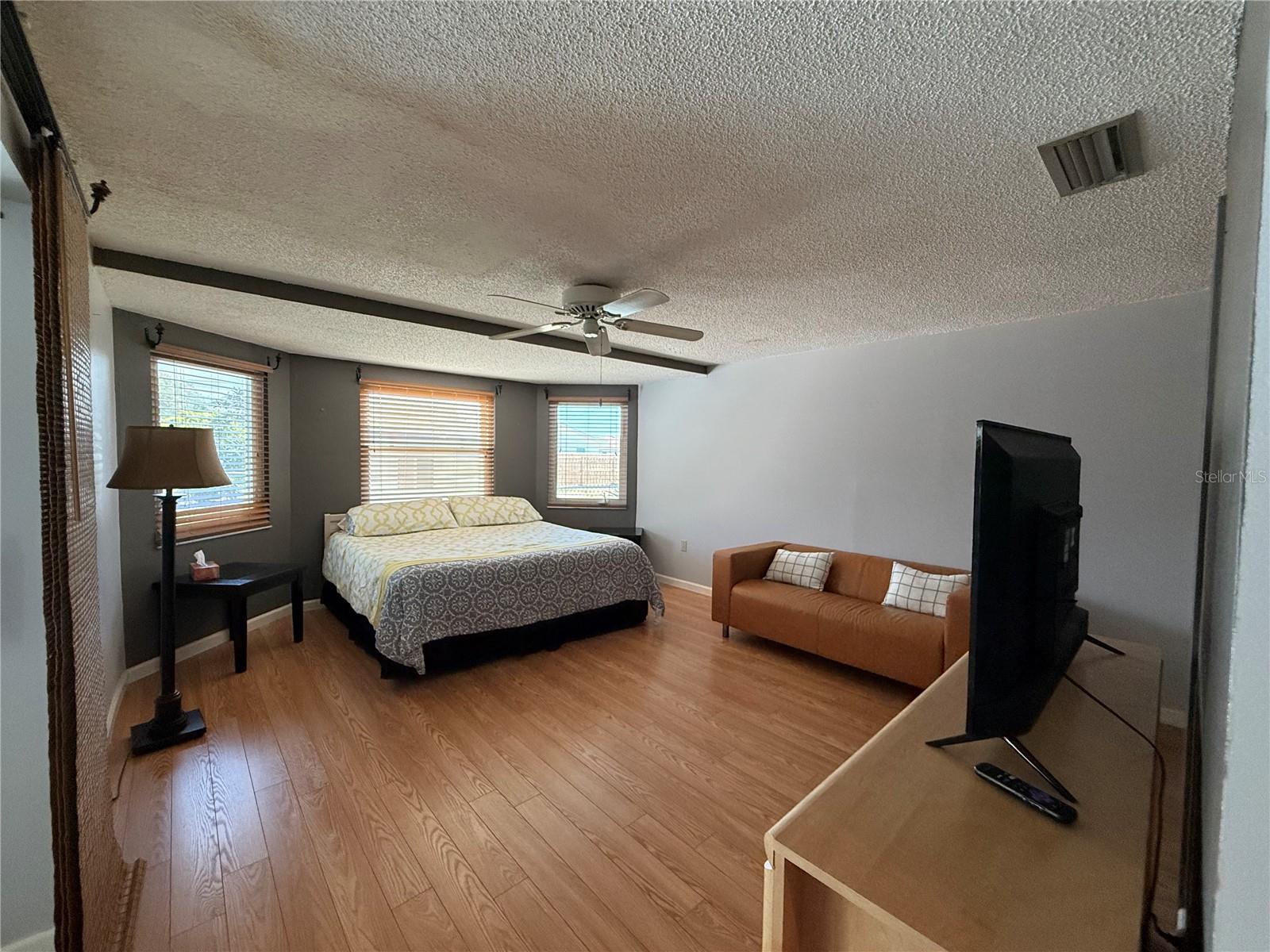 318 VENICE EAST BLVD — photo 24