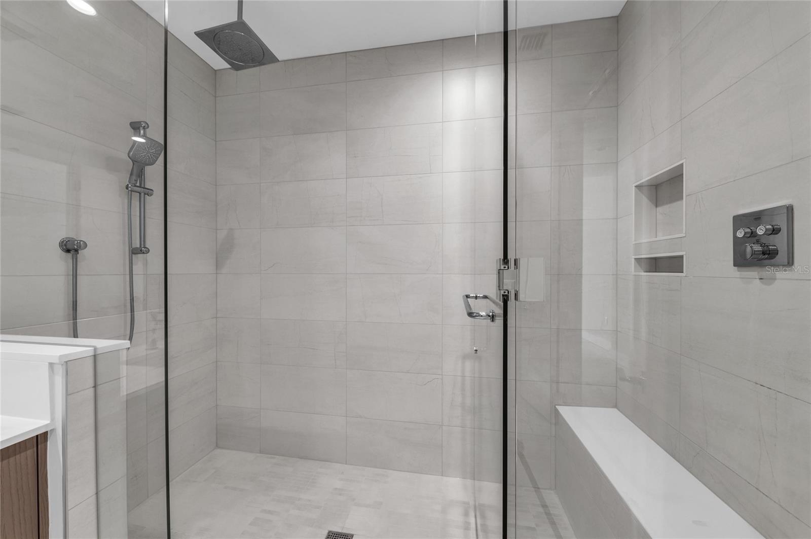 275 1ST AVE S #2204 — photo 34
