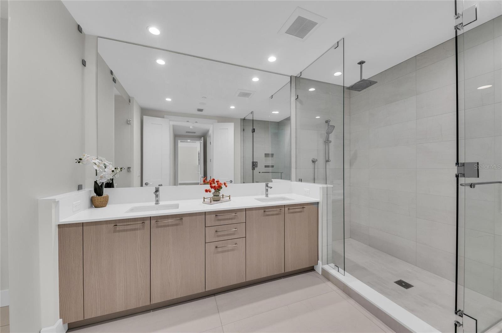 275 1ST AVE S #2204 — photo 33