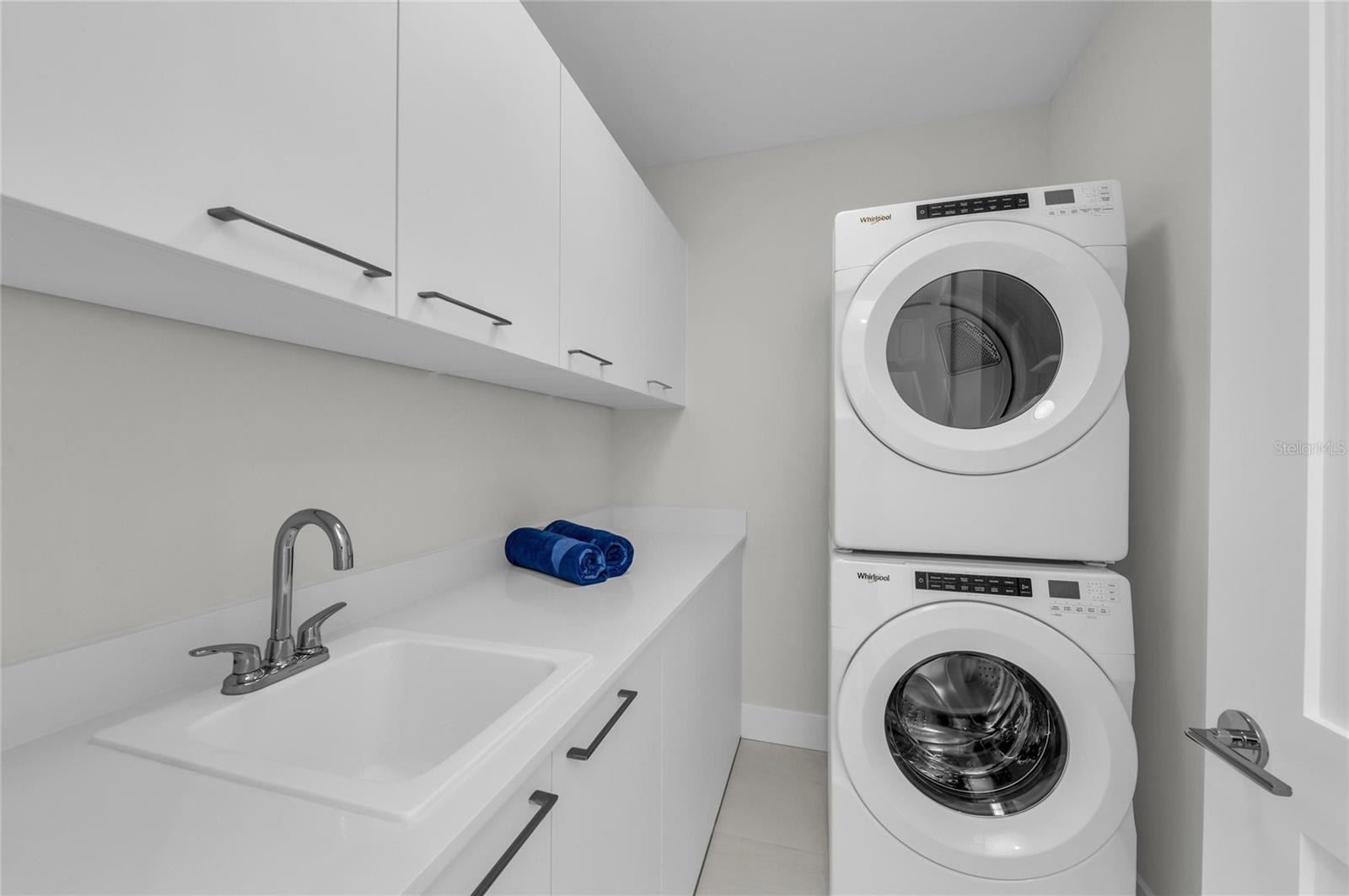 275 1ST AVE S #2204 — photo 36