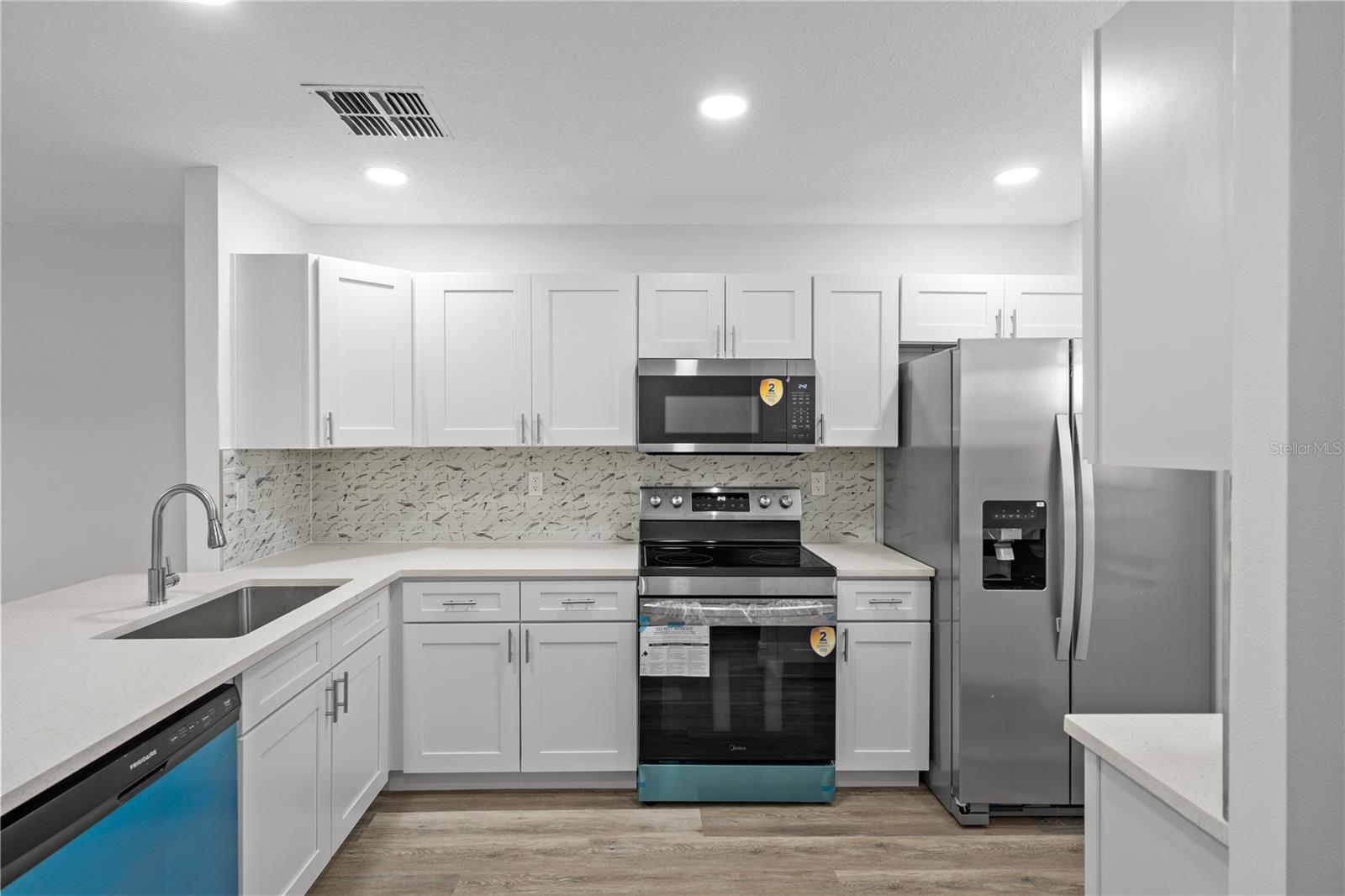 8310 HIGH POINT CIR #4 — photo 9
