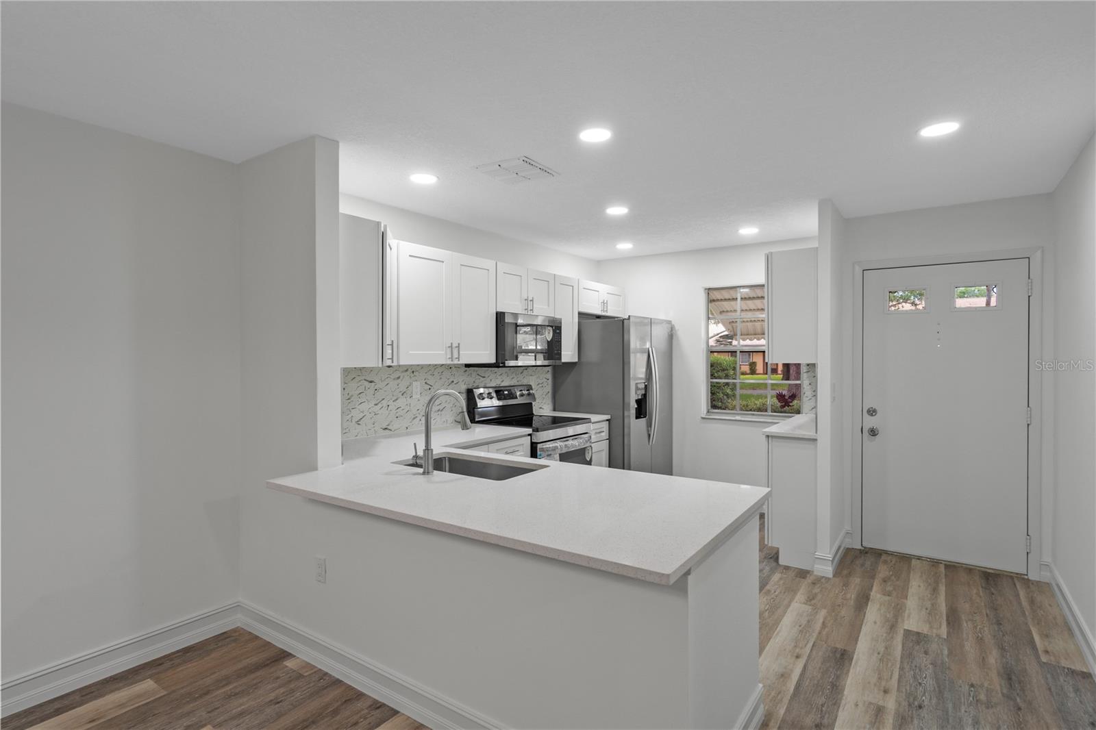 8310 HIGH POINT CIR #4 — photo 7