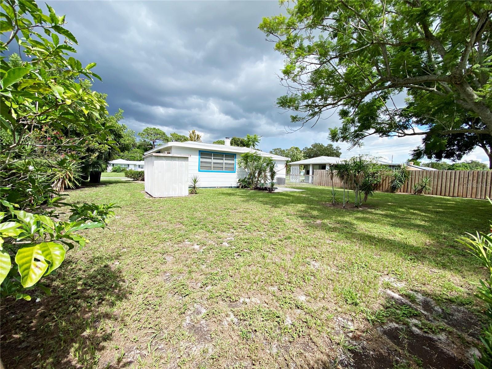 1308 ESSEX DR N — photo 15