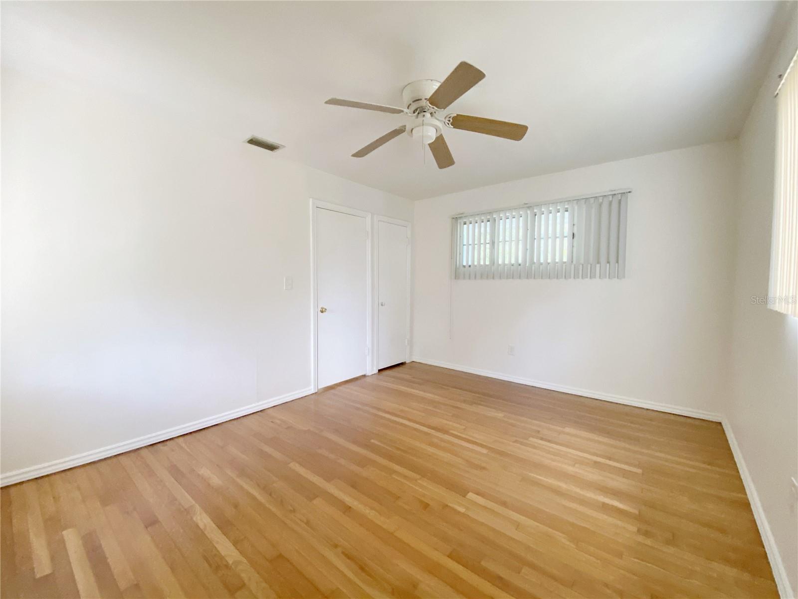 1308 ESSEX DR N — photo 10