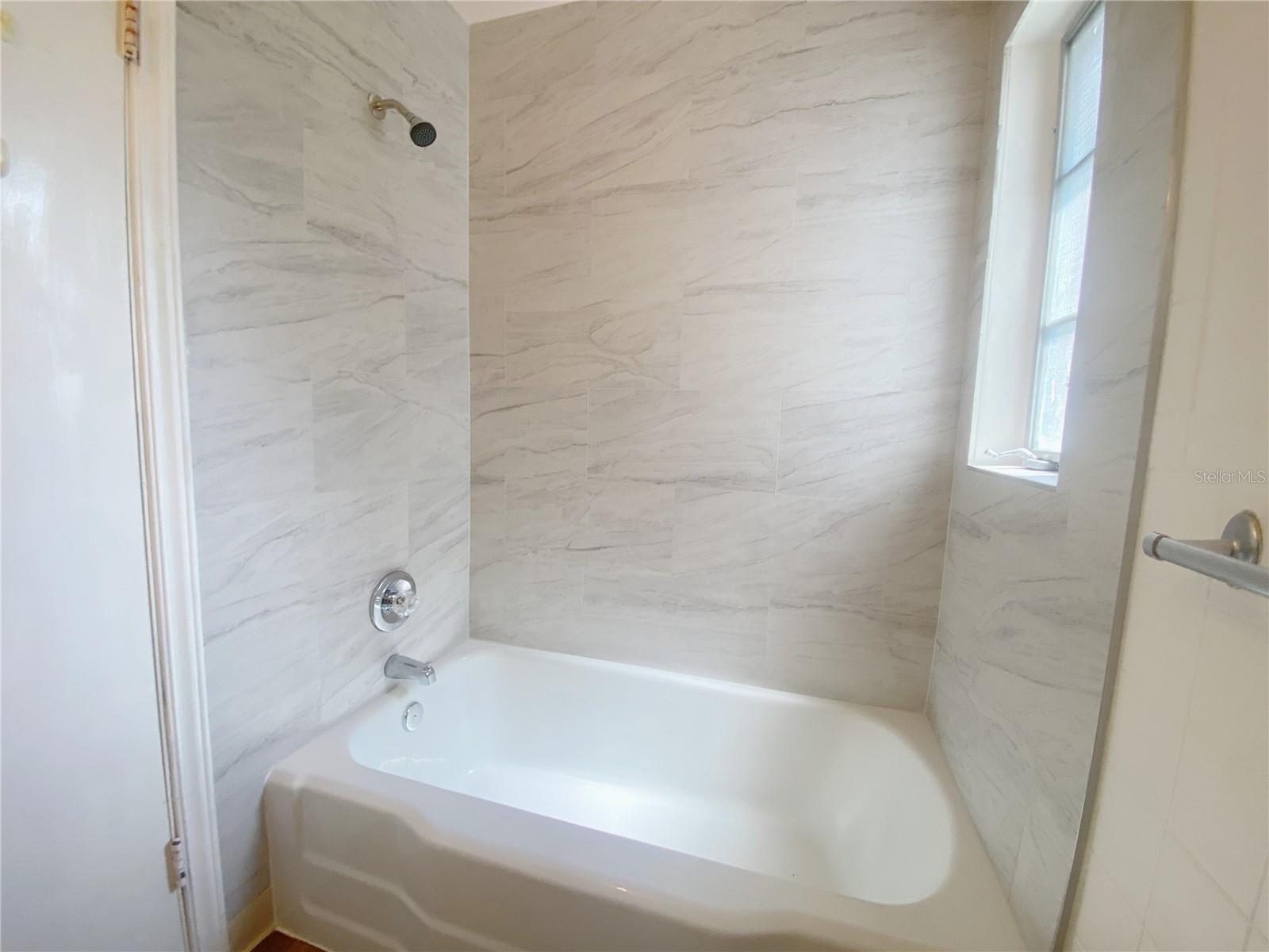 1308 ESSEX DR N — photo 11