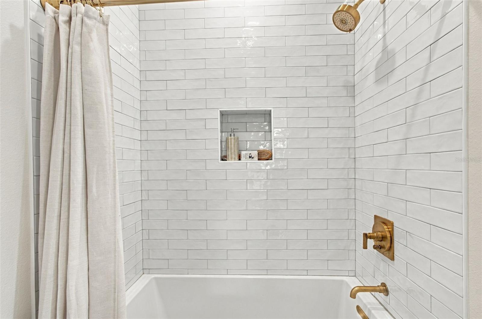 2525 DARTMOUTH AVE N — photo 57