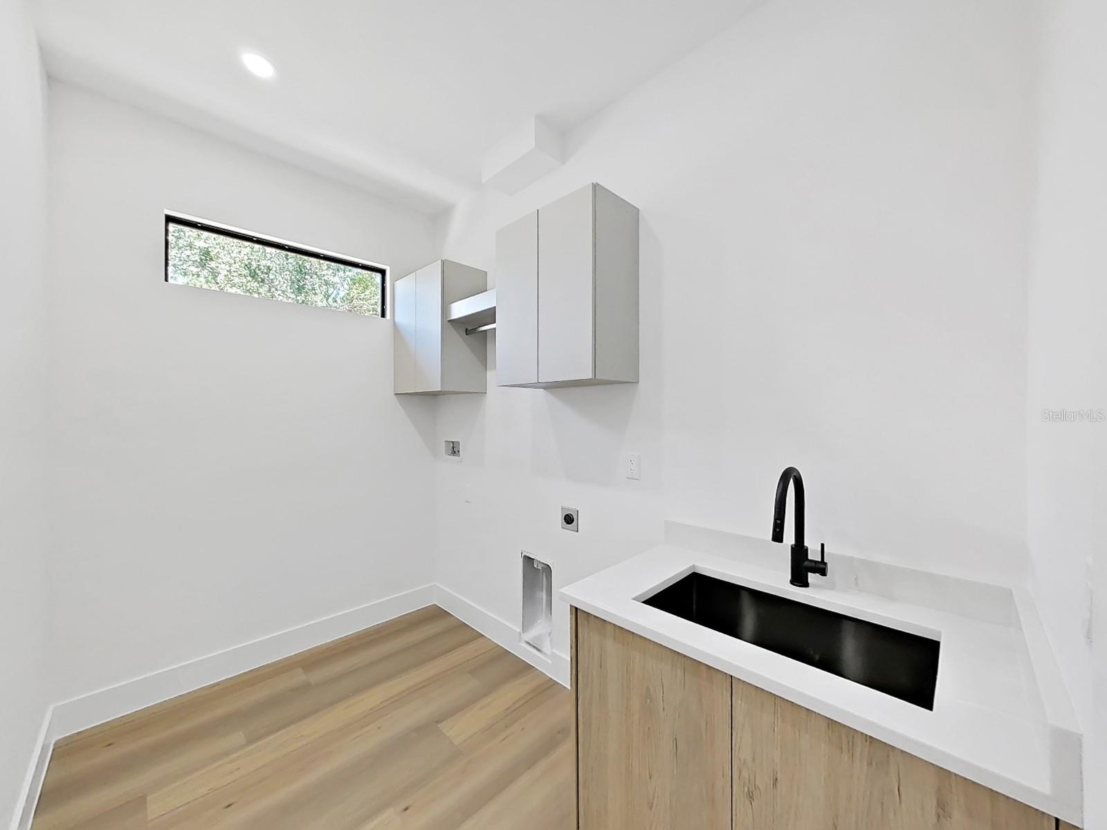 1505 W GRACE ST — photo 30