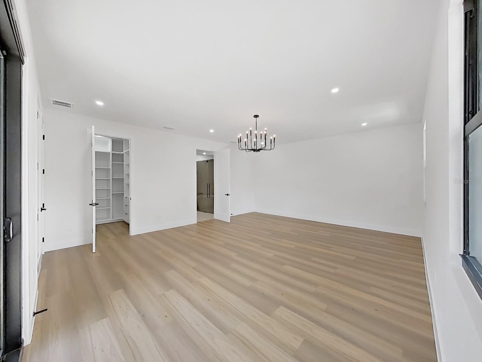 1505 W GRACE ST — photo 34