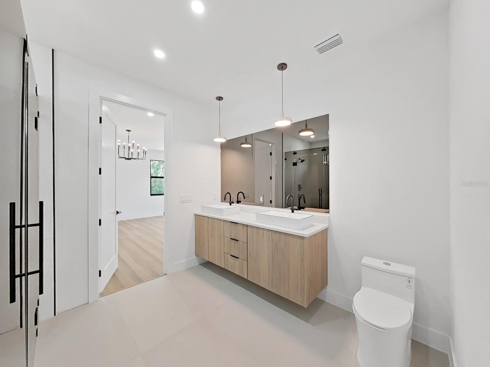 1505 W GRACE ST — photo 38