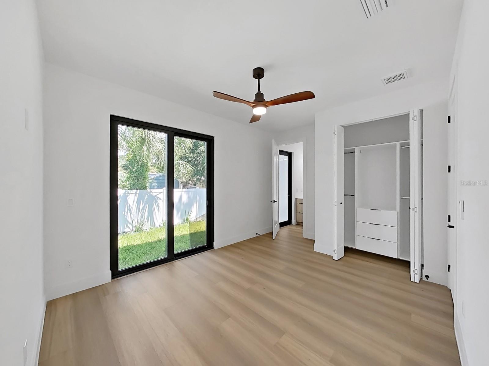 1505 W GRACE ST — photo 23