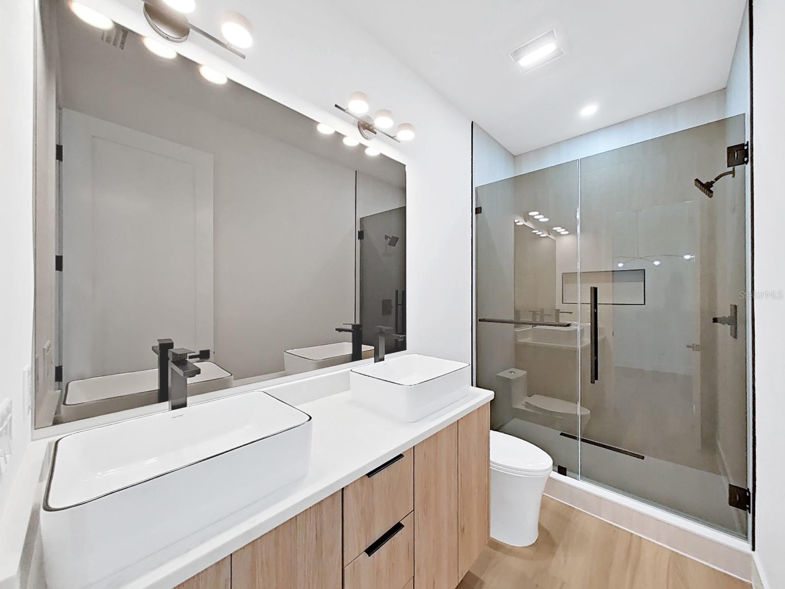 1505 W GRACE ST — photo 28