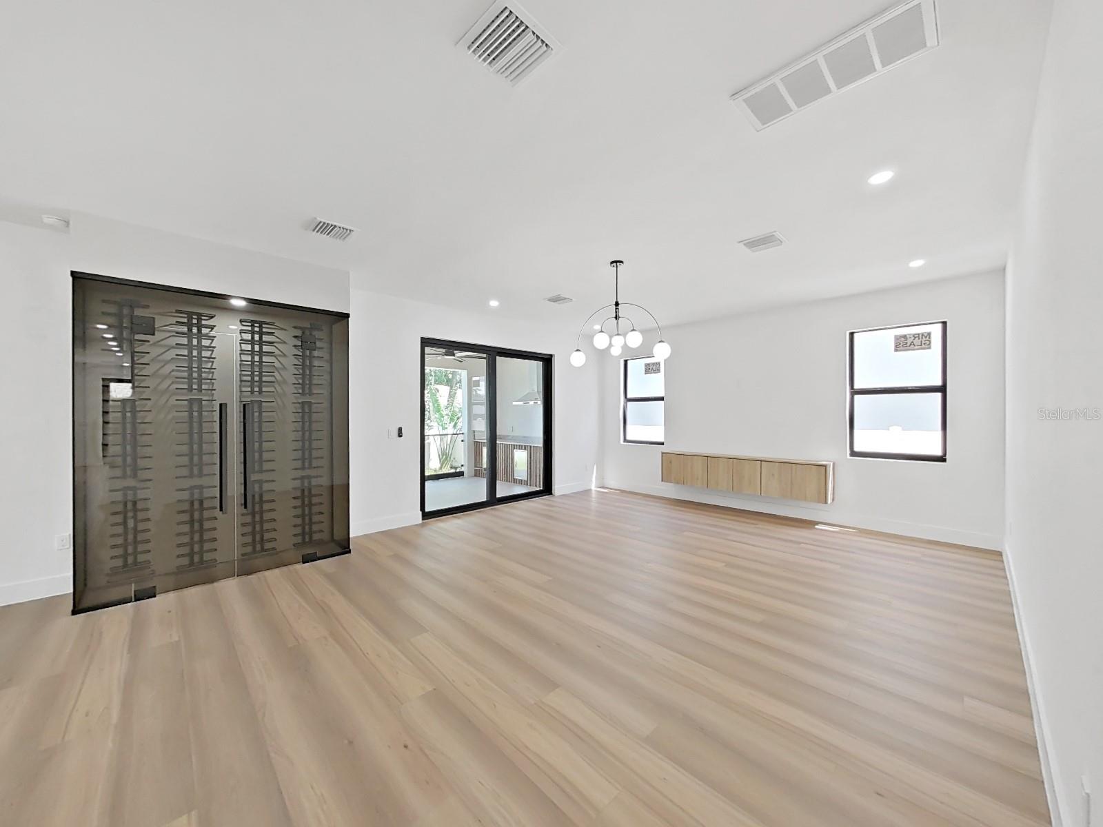 1505 W GRACE ST — photo 13