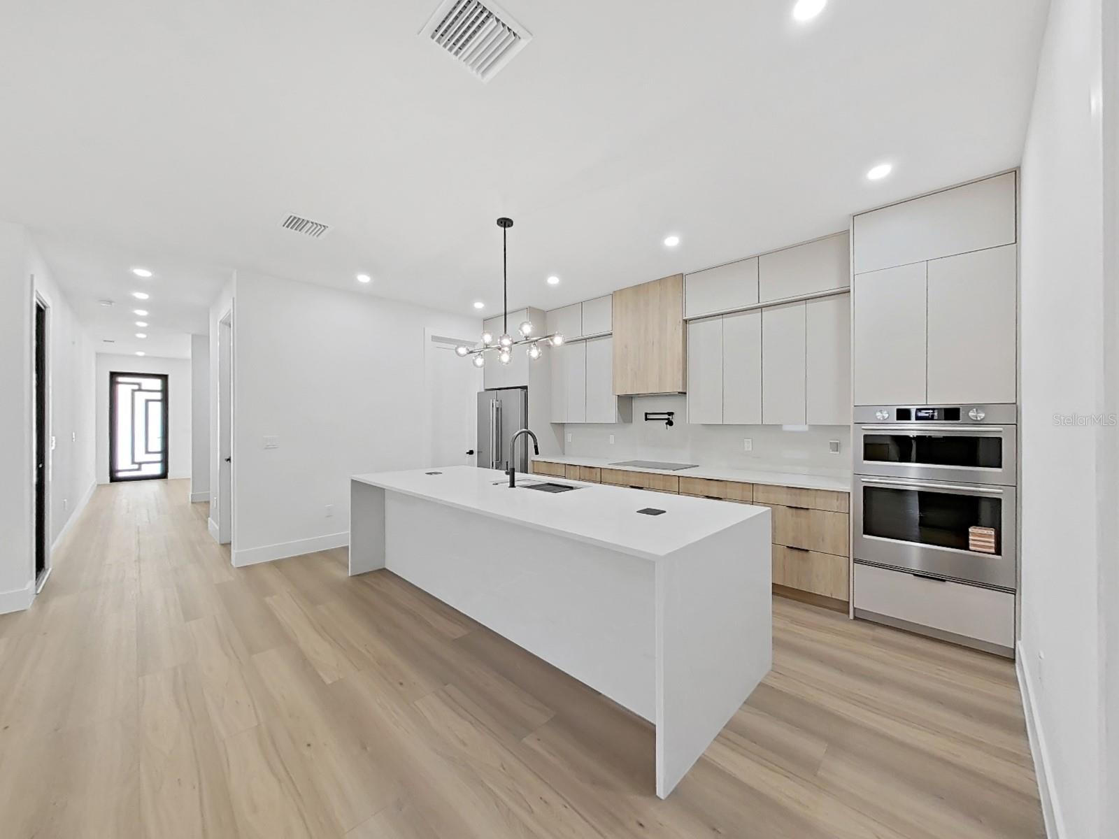 1505 W GRACE ST — photo 16