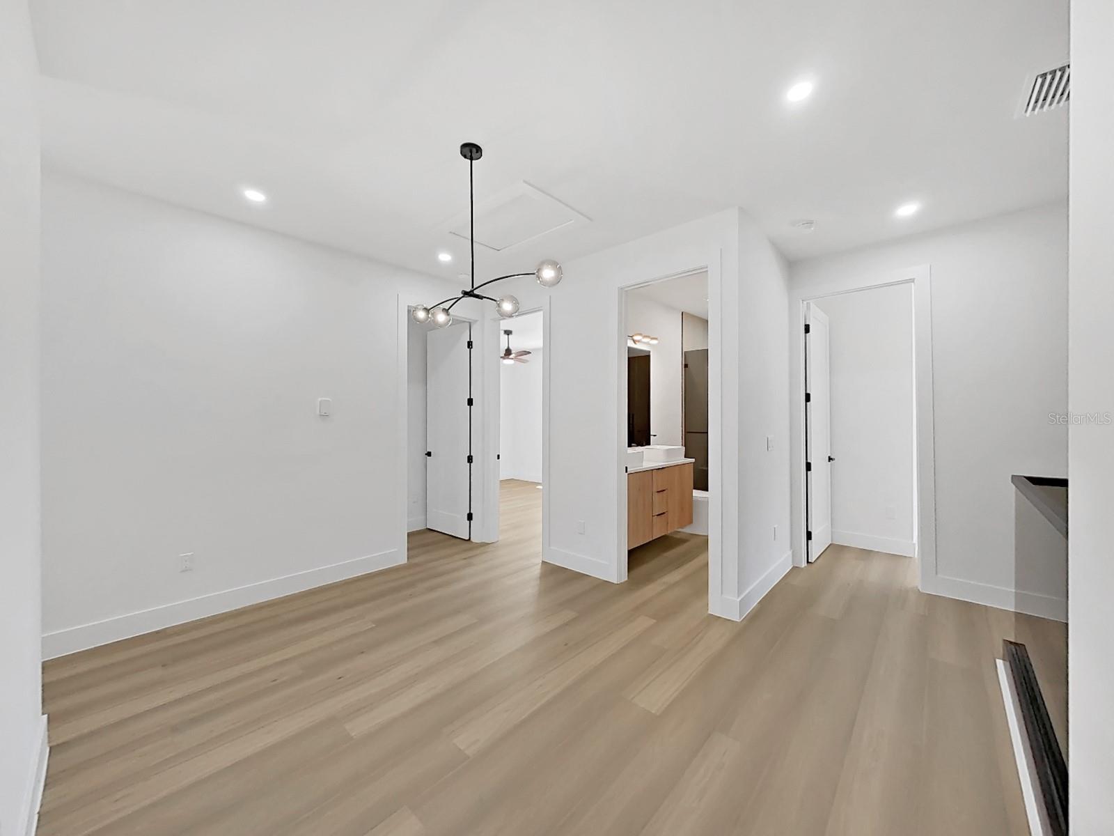 1505 W GRACE ST — photo 25