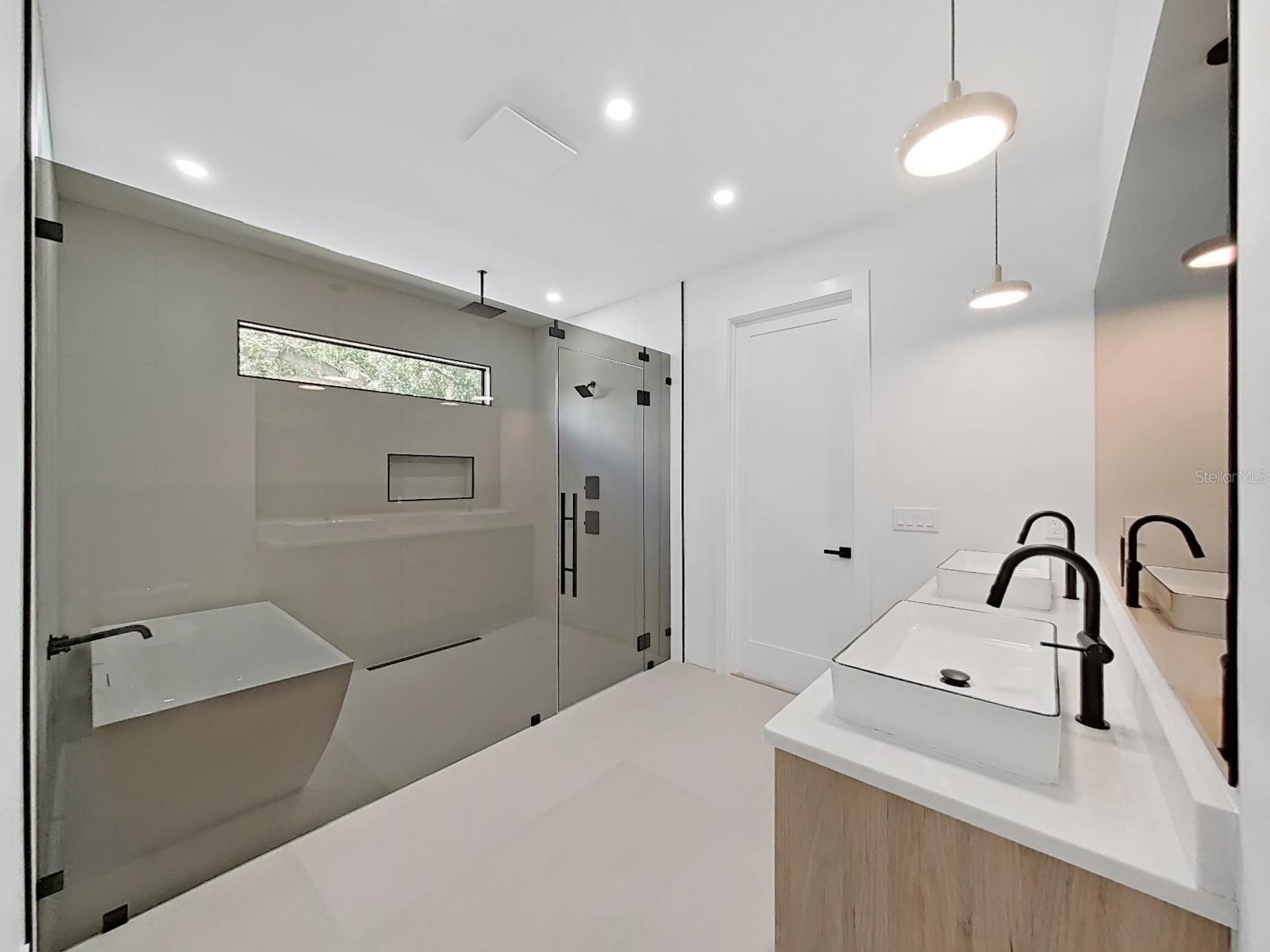 1505 W GRACE ST — photo 36