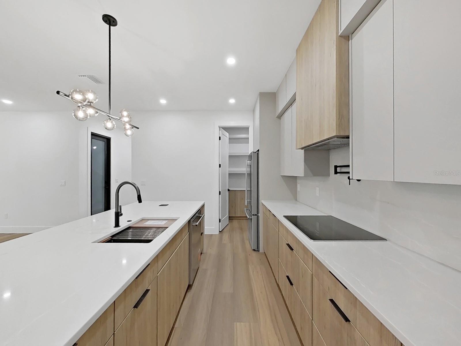 1505 W GRACE ST — photo 20